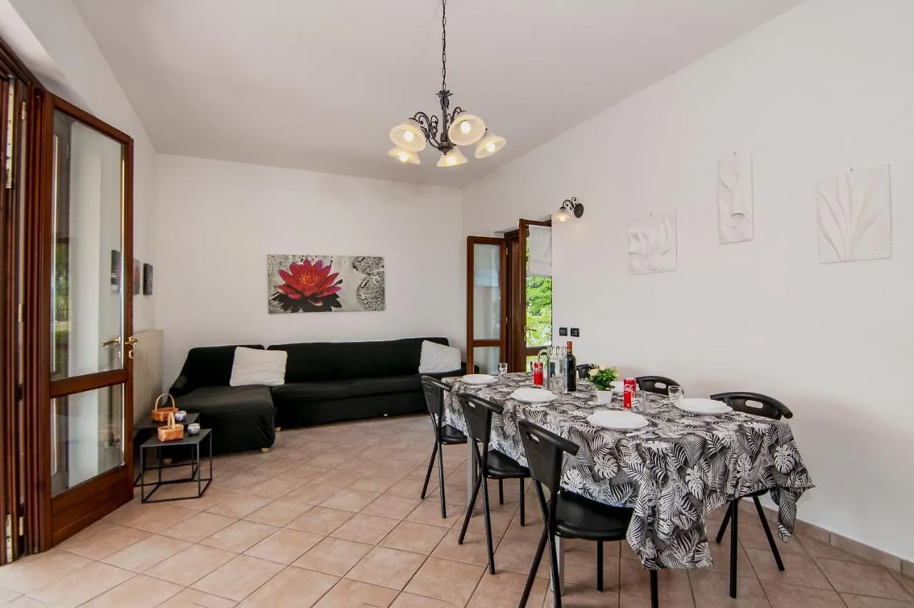 Villa Isedo Con Vista Lago Villanuova sul clisi 0*,  Italy