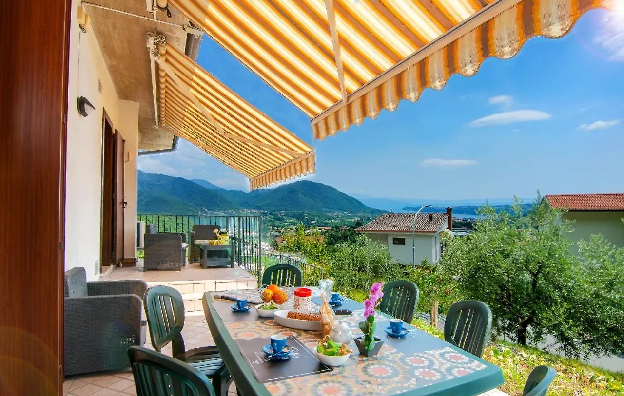 Holiday home Villa Isedo Con Vista Lago Villanuova sul clisi