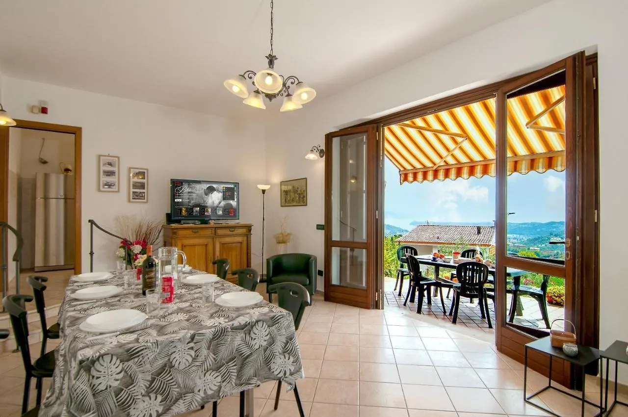 Holiday home Villa Isedo Con Vista Lago Villanuova sul clisi Italy