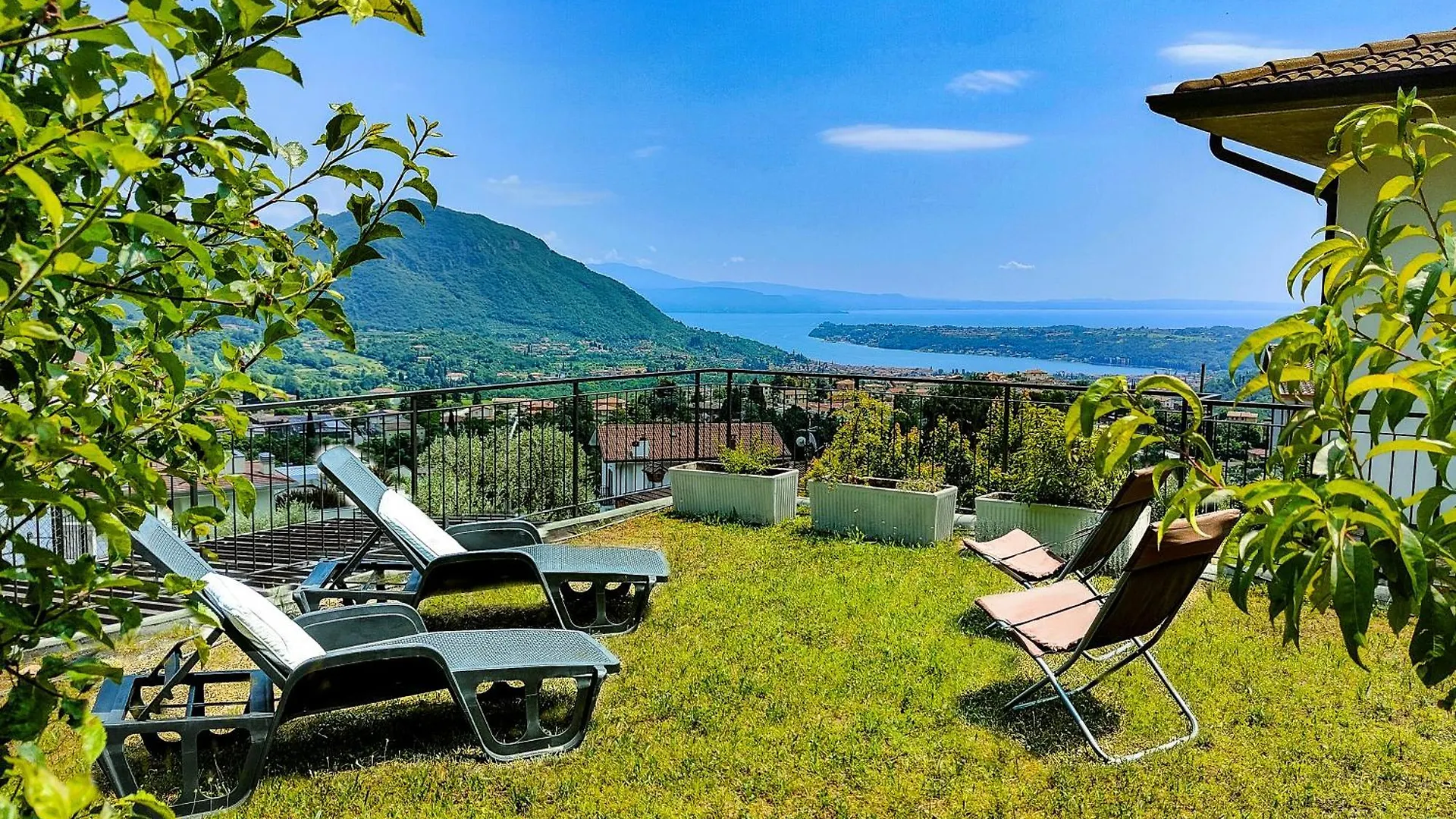 Villa Isedo Con Vista Lago Villanuova sul clisi